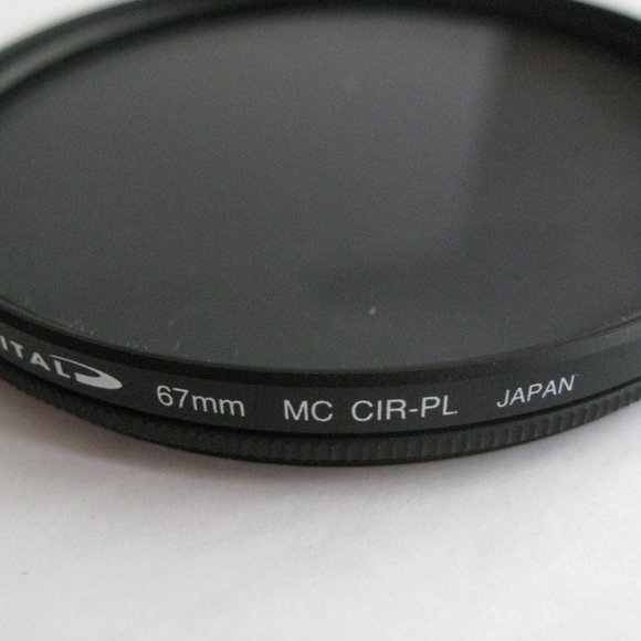 Promaster Digital Circular Polarizing Filter - 67mm Made in Japan in Case - Picture 9 of 10